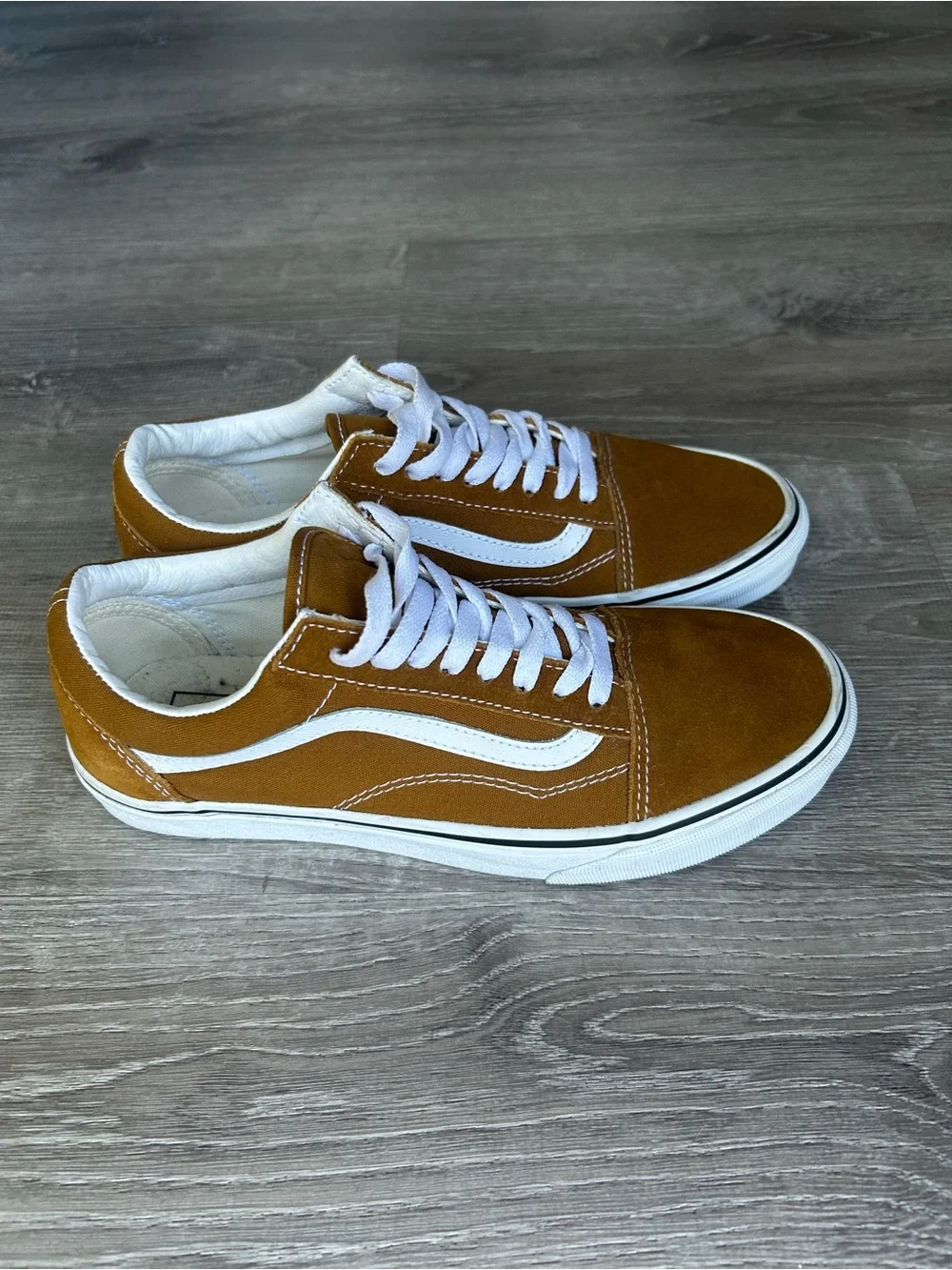 Vans Men's Casual Low-Top Suede Sneakers - Tan with White Stripe